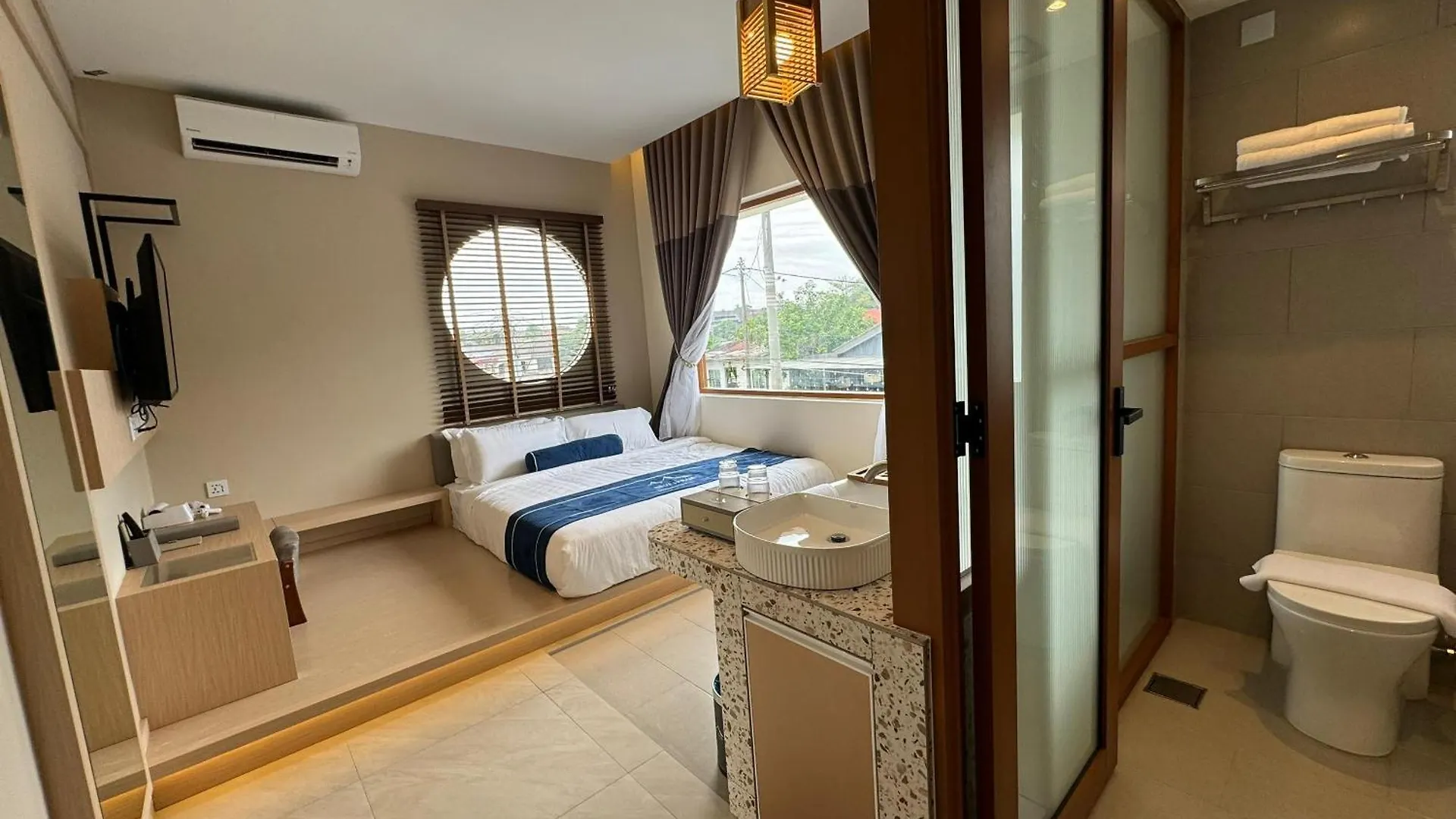 איפוה Muzi Boutique Hotel 0*,