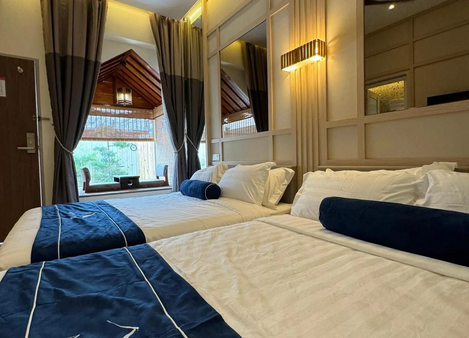 איפוה Muzi Boutique Hotel 0*,